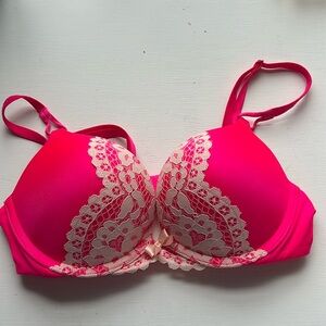NWOT VS 2 cup size push up bra
